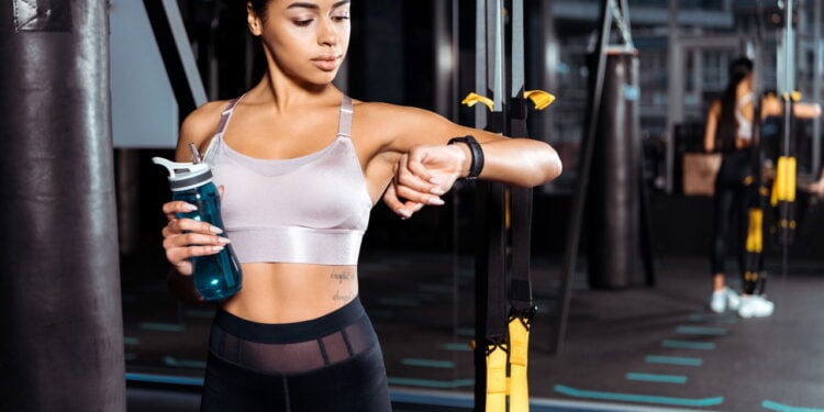 Quer uma smartband que funcione em Android e iOS? Veja as melhores opções!