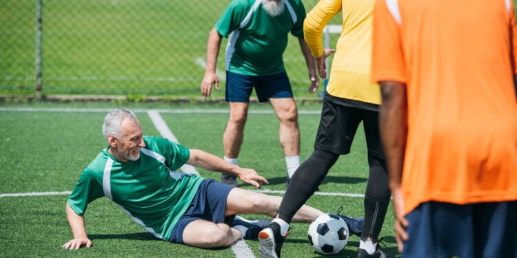 Descubra o poder único do futebol adaptado na terceira idade