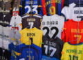 Maneiras criativas de combinar camisa de futebol com moda
