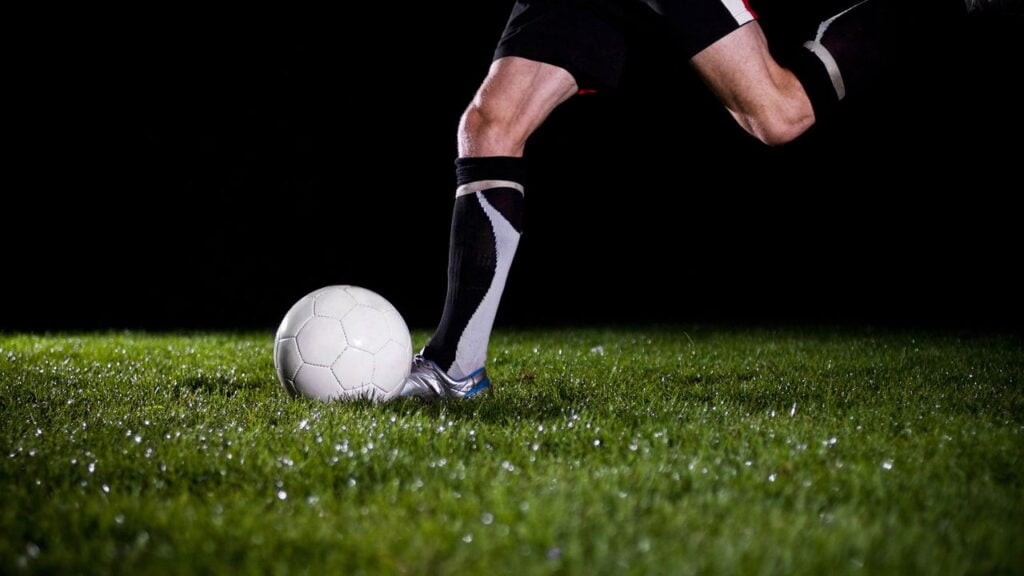 Futebol melhora a autoconfiança e autoestima de adolescentes