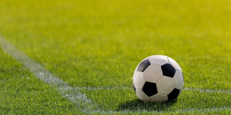 Mais que pés rápidos, o futebol exige uma mente afiada e corpo treinado