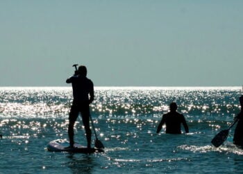 Stand up paddle conquista o Brasil com inclusão e bem-estar