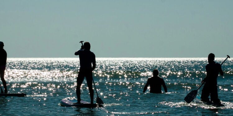 Stand up paddle conquista o Brasil com inclusão e bem-estar