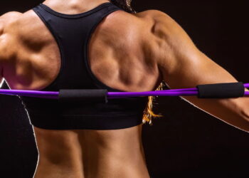 Top 3 exercícios para fortalecer as costas e melhorar e ficar sarado!