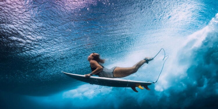 Como o surfe fortalece a mente e a resiliência emocional