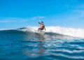 Como o estilo dos campeões molda a moda do surfe