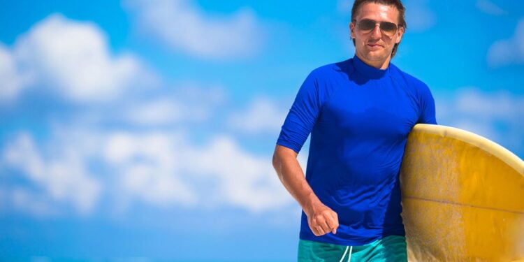 Moda pós-surfe masculina une estilo e conforto urbano
