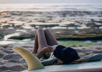 Moda pós-surfe traz estilo leve e sofisticado para o urbano