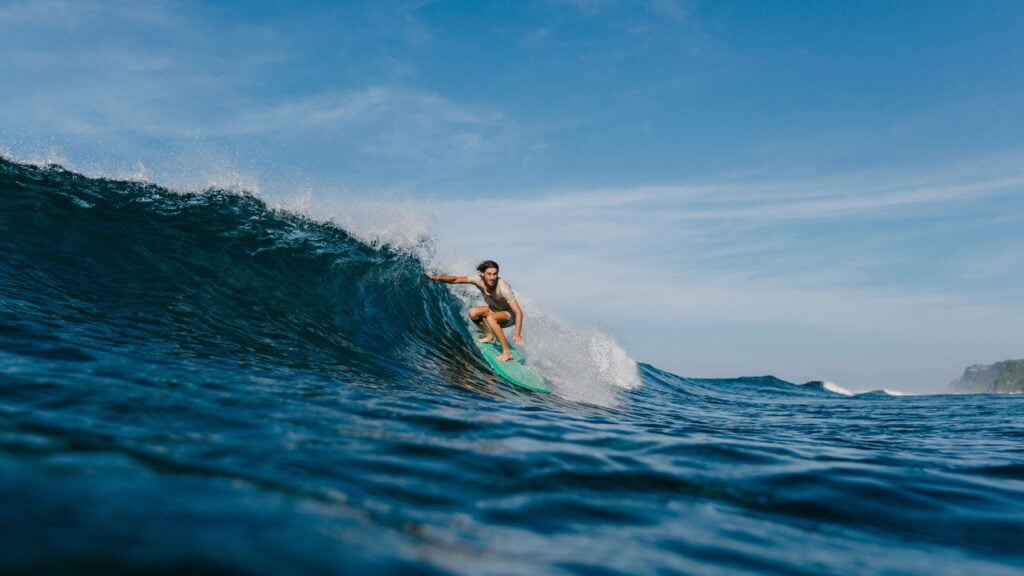 Como o surfe melhora sua mente e tomada de decisão