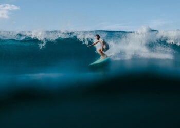 Surfe fortalece o coração e reduz o estresse com eficácia
