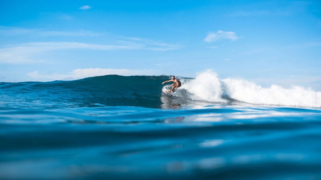 Surfe melhora a mobilidade articular e elasticidade