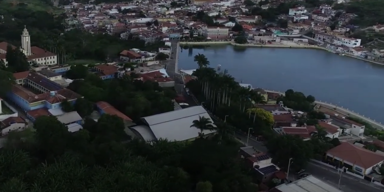 Cidade do sertão onde faz frio e tem neblina no inverno