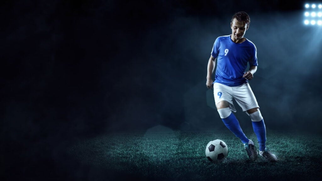 Moda sustentável no futebol ganha destaque com uniformes reciclados
