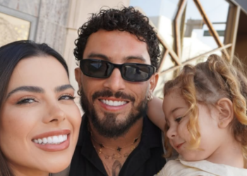 Vitória Telles abandona sucesso musical por Alex Telles