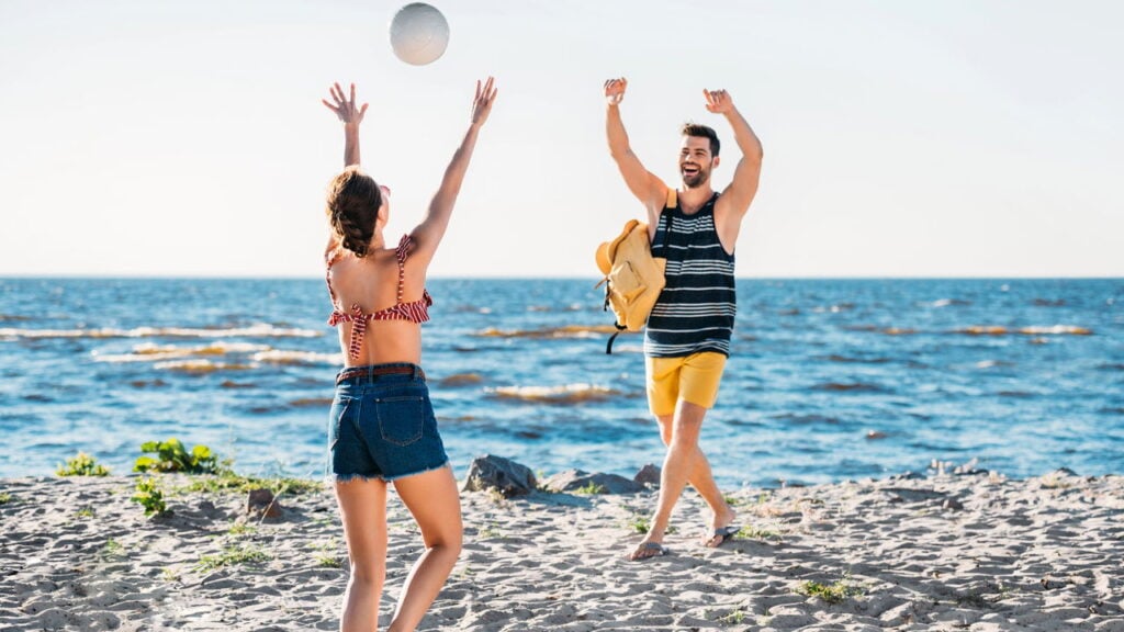 Este esporte na areia está mudando como brasileiros fazem amizades