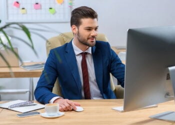 Como combater a rigidez muscular após longos períodos sentado!