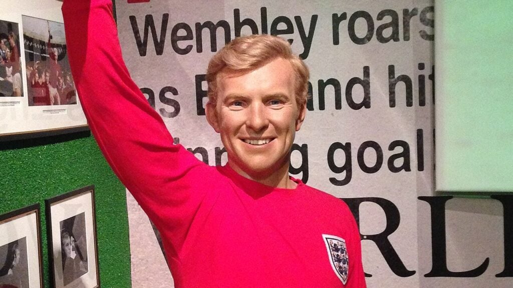 Lenda da Inglaterra ficou sem dinheiro após uma decisão ruim custar-lhe os ganhos de toda a carreira