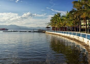 Esta cidade prova que ainda existe paraíso natural preservado no Brasil