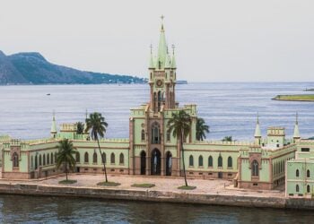 Ilha Fiscal no Rio de Janeiro - Fonte: (Wikimedia Commons)