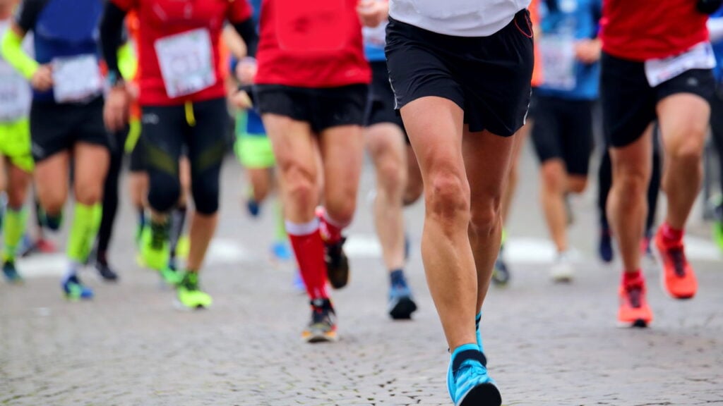 Cinco dicas essenciais para iniciantes na corrida de rua em 2025