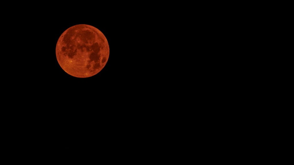 Maior eclipse lunar de 2025 dura 82 minutos e acontecerá em setembro