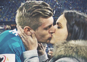 Mulher de Toni Kroos era funcionária de hotel e agora tem fundação e loja própria
