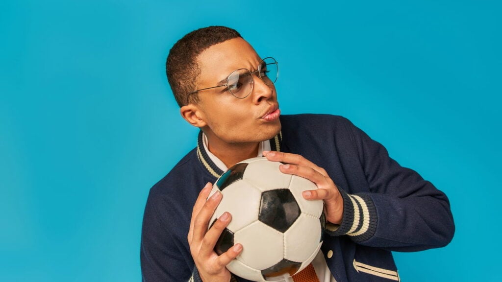 A influência do audiovisual na moda futebolística e no comportamento dos fãs