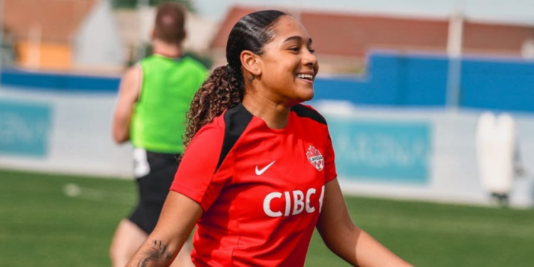 Com apenas 20 anos, essa jovem se tornou a jogadora mais cara do futebol internacional