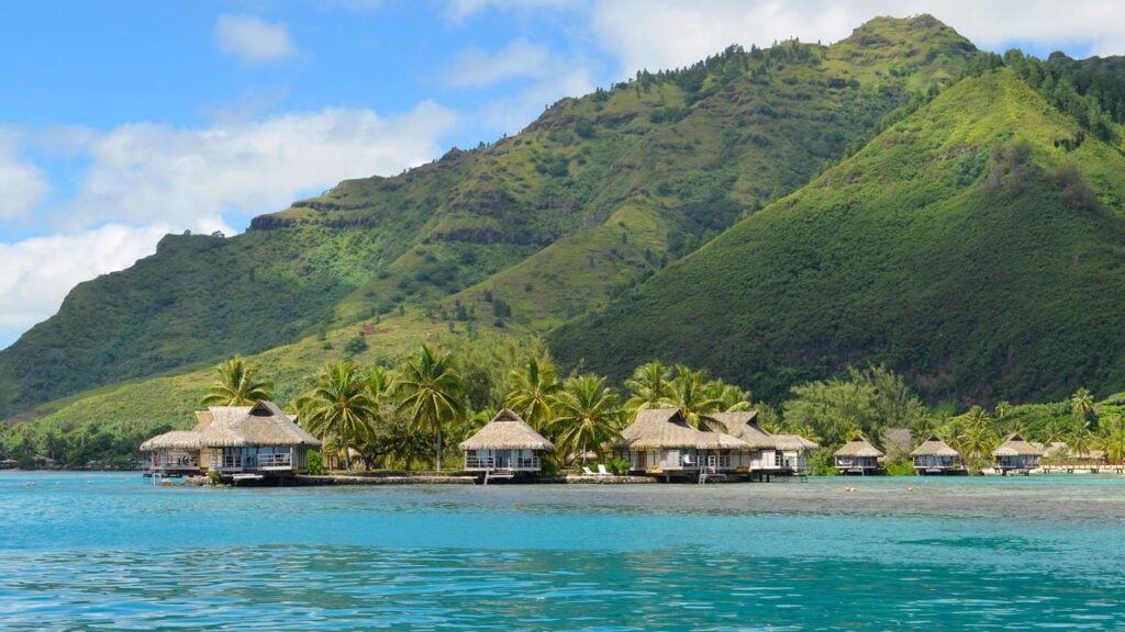Dicas essenciais para curtir a WSL em Teahupoo sem imprevistos
