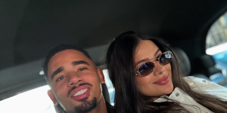 Mulher do Gabriel Jesus saiu do sertão pernambucano e virou fenômeno digital