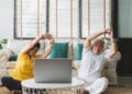 A prática milenar que relaxa, fortalece e promove bem-estar