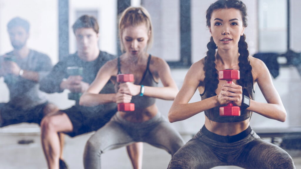 Treino aeróbico que queima até 500 calorias usando só uma placa pequena