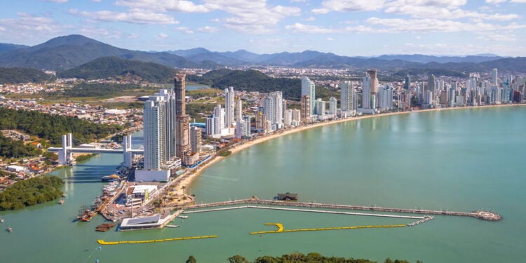 Esta cidade catarinense ganhou apelido de Dubai brasileira e impressiona turistas