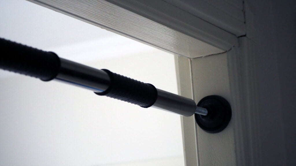 Potencialize seu treino em casa com as melhores barras fixas para porta!