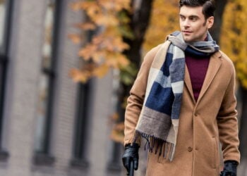 Como o cachecol saiu das arquibancadas e conquistou a moda global