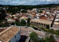 cidade baiana oferece cachoeiras, trilhas e garimpos antigos de diamante