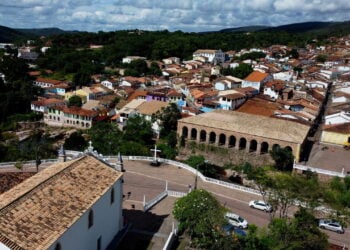 cidade baiana oferece cachoeiras, trilhas e garimpos antigos de diamante