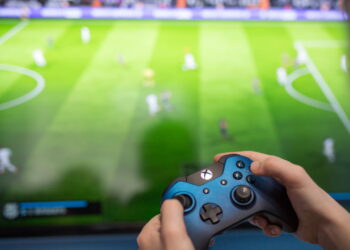Dos controles às ruas como os jogos de futebol viraram tendência de estilo
