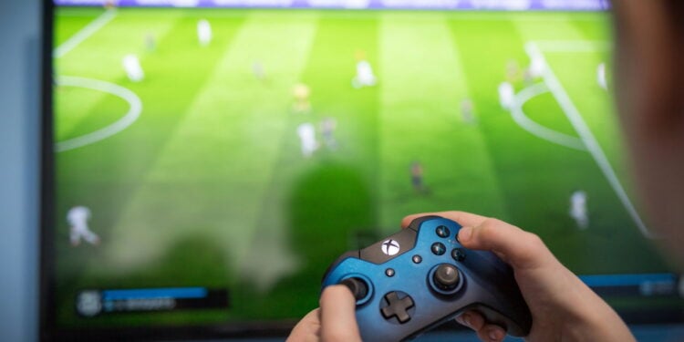 Dos controles às ruas como os jogos de futebol viraram tendência de estilo