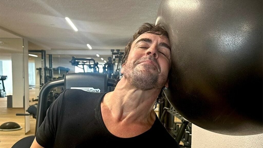 Como corredores de Fórmula 1 treinam resistência do pescoço e reflexos?