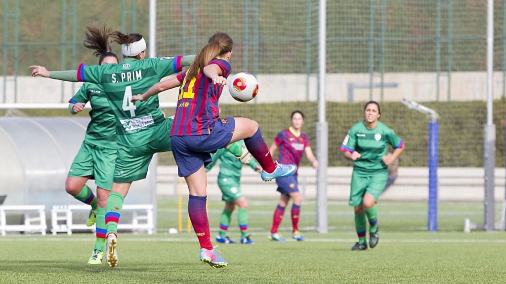 Futebol ajuda a prevenir osteopenia em mulheres maduras