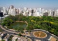 Cidade brasileira harmoniza modernidade com natureza e gastronomia autêntica
