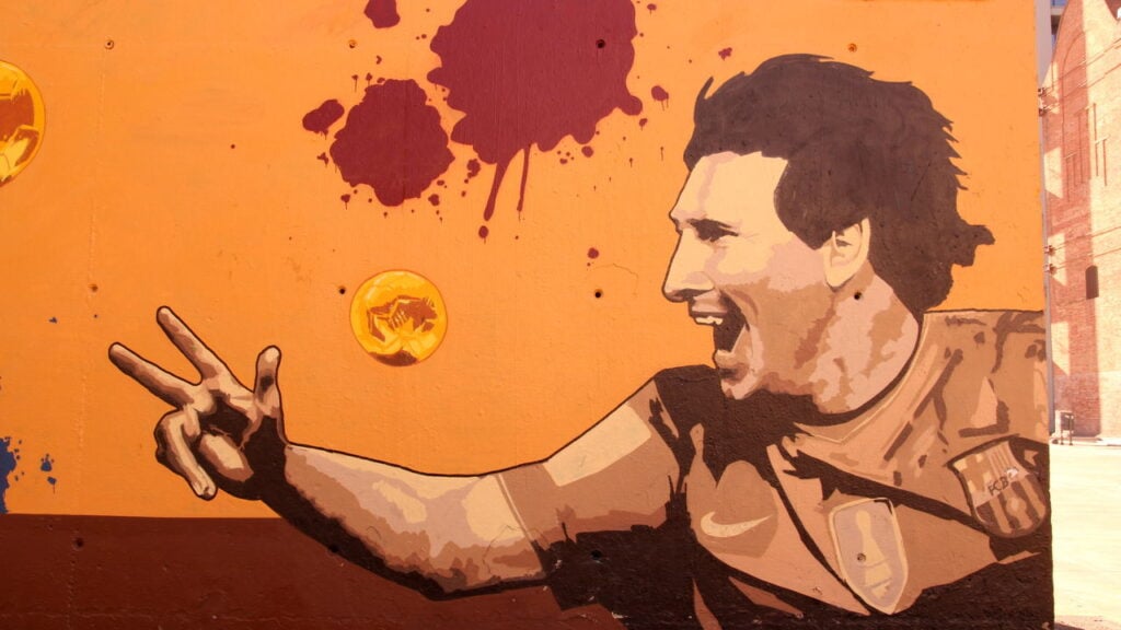 O Poder do Grafite para Celebrar a Paixão pelo Futebol nas Ruas