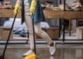 Exercícios disfarçados que fazem você se mexer sem nem notar que está treinando