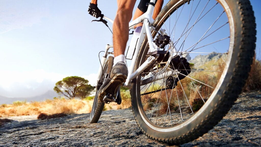 Cicloturismo e mountain bike viram porta de entrada para aventuras que cabem no orçamento