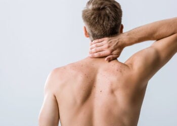 Acabe com a dor no pescoço causada por má postura com esses exercícios!