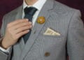 O charme do colecionismo na era digital com pins e ingressos icônicos
