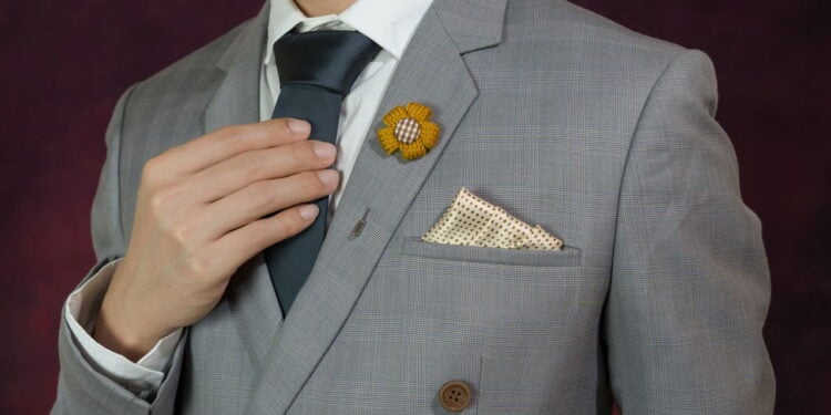 O charme do colecionismo na era digital com pins e ingressos icônicos