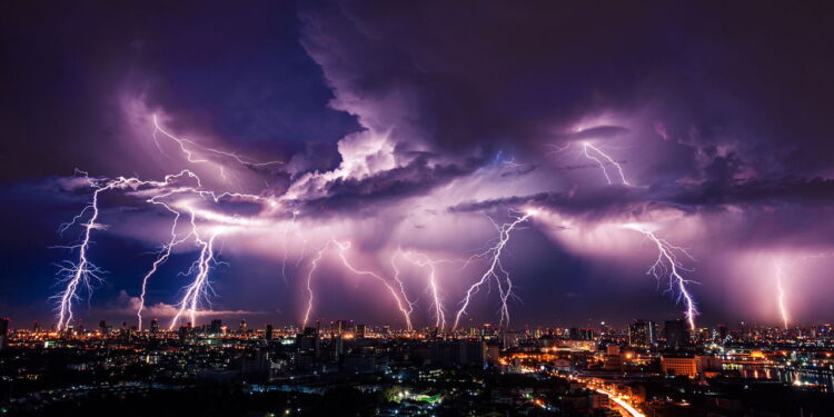 Cientistas detectam super-relâmpago de 829 quilômetros que cruzou dois estados americanos
