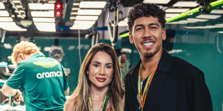 A brasileira que virou pastora e segue Firmino pelo mundo
